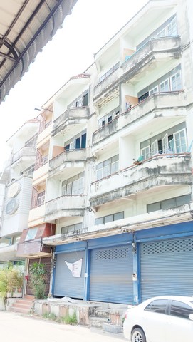   รายละเอียดเพิ่มเติม Code ID : AI 0210  ราคาขาย  5,035,000 บาท- ขนาดพื้นที่ :   32 ตร.ว.- พื้นที่ใช้สอย :   416 ตร.ม.- จำนวนห้อง :   5 ห้องนอน 3 ห้องน้ำ- ที่จอดรถ :  1     คันพิกัดทรัพย์ : https://maps.app.goo.gl/WKQ5bcjHUka82kxg8    สถานที่ใกล้เคียง- ใกล้เดอะมอลล์ บางแค- ใกล้รพ.เกษมราษฎร์บางแค - ใกล้ห้างแมคโครบางบอนสอบถามเพิ่มเติม/นัดชมโทร. 097-419-5982(พลอย)โทร. 096-932-4624(ออมสิน)Line : @panaya (มี@ด้านหน้า)ปรึกษาสินเชื่อฟรี One Stop Service ดูแลตั้งแต่ต้นจนจบบริ�