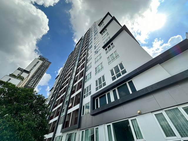   รายละเอียดเพิ่มเติม Code ID : BD 17958  ราคาขาย  6,950,865 บาท- พื้นที่ใช้สอย :   53.02- จำนวนห้อง :  1 ห้องนอน 1 ห้องน้ำ  - ชั้น : 19- อาคาร :  1 พิกัดทรัพย์ : https://maps.app.goo.gl/XAJQPLXxsKYWMNDM8    สถานที่ใกล้เคียง- ใกล้BTS สถานี นานา, BTS สถานี อโศก, MRT สถานี สุขุมวิท- ใกล้รร.วัฒนาวิทยาลัย , รร.นานาชาตินิสท์ - ใกล้ รร.สาธิต มศว.ประสานมิตร รพ.จักษุรัตนิน , รพ.บำรุงราษฎร์- ใกล้รพ.ผิวหนังอโศก , วิลล่ามาร์เก็ต สุขุมวิท 11 , โรบินสัน สุขุมวิ