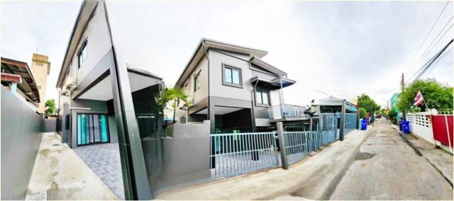 MRT ศรีด่าน ให้เช่าบ้านเดี่ยว 2 ชั้น  24,998B-M 4นอน 2น้ำ 2จอดรถ 4แอร์ อิมพีเรียลเวิลด์ สำโรง 28ตรว. 195ตรม. 2-story detached house for rent brand new house. Facing south 4bed 2bath 2parking 4A/C 24,998B-M Imperial World Samrong 28sq.wa. 195sq.m. MRT Sri Dan.ศรีนครินทร์ แบริ่ง สุขุมวิท ซ.สุขุมวิท113 ถ.เทพารักษ์ ตำบลสำโรงเหนือ อำเภอเมืองสมุทรปราการ สมุทรปราการ 1027028ตรว.               28sq.wa.195ตรม.                195sq.m.- สร้างเสร็จกลางปี 2023 บ้านใหม่เอี่ยม- เดินทางสะดวกเข้าเมืองง่าย ออกเมืองก็ง่าย ใกล้แหล�