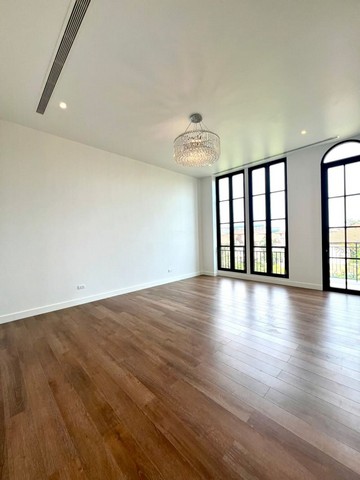 ให้เช่าบ้านเดี่ยวทรงสูงสุดหรู 3 ชั้น บ้านหรูพร้อมลิฟต์ บนทำเลใจกลางเมือง ซอยสุขุมวิท 67 เดิน 7 นาทีถึง BTS ใกล้ทางขึ้นลงทางด่วน