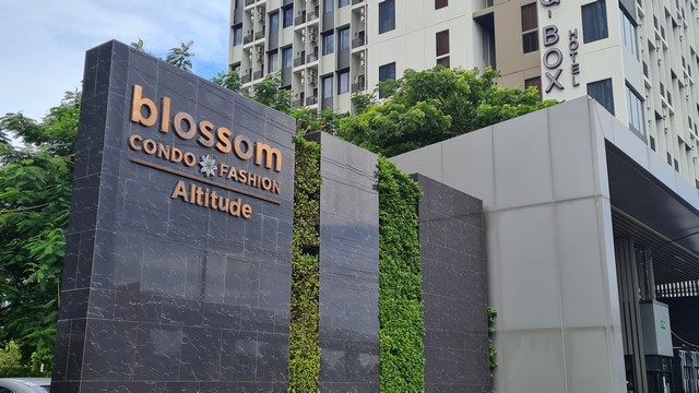   รายละเอียดเพิ่มเติม Code ID : BCN 0128  ราคาขาย 2,318,000  บาท- ขนาดพื้นที่ : 32.97 ต.ร.ม  - จำนวนห้อง :  1 ห้องนอน 1 ห้องน้ำพิกัดทรัพย์ : https://maps.app.goo.gl/EBmqpTb33tfq5DVP7    สถานที่ใกล้เคียง- ใกล้แฟชั่น ไอส์แลนด์- ใกล้เดอะ พรอมานาด - ใกล้รพ.สินแพทย์- ใกล้รพ.นพรัตนราชธานี สอบถามเพิ่มเติม/นัดชมโทร. 097-419-5982(พลอย)โทร. 096-932-4624(ออมสิน)Line : @panaya (มี@ด้านหน้า)ปรึกษาสินเชื่อฟรี One Stop Service ดูแลตั้งแต่ต้นจนจบบริษัท ปณยาคิดดี จำกัด