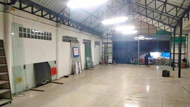 ให้เช่าโกดัง  MRT จรัญฯ 13 แบ่งเป็น 2 ช่วง 32ตรว. 260ตรม. 34,998B-M ไฟ 1 เฟส ตลาดวังหลัง 1โกดัง 2นอน 1น้ำ 2-3จอดรถ กระบะสูง-6ล้อได้Warehouse for rent MRT Charan 13 divided into 2 sections 32sq.wa. 260sq.m. 34,998B-M 1phase electricity Wang Lang Market 1warehouse 2bed 1bath 2-3parking tall pickup truck - 6 wheels.ซอยบางแวก ถนนจรัญสนิทวงศ์ แขวงวัดท่าพระ เขตบางกอกใหญ่ กรุงเทพมหานคร 10600หน้ากว้าง > 8.3 เมตรลึก > 26 เมตร หลังกว้าง 10.5 เมตรสูงประมาณ 3 เมตร 32ตรว.                             32sq.wa.260ตรม.                                260sq.m.1 โกดัง2 ห้องเก็บของ1 ห้�