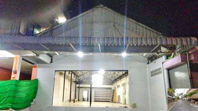 MRT จรัญฯ 13 ให้เช่าโกดัง แบ่งเป็น 2 ช่วง 30ตรว. 250ตรม. ไฟ 1 เฟส 1โกดัง 2นอน 1น้ำ 2-3จอดรถ กระบะสูง-6ล้อได้ ตลาดวังหลัง 