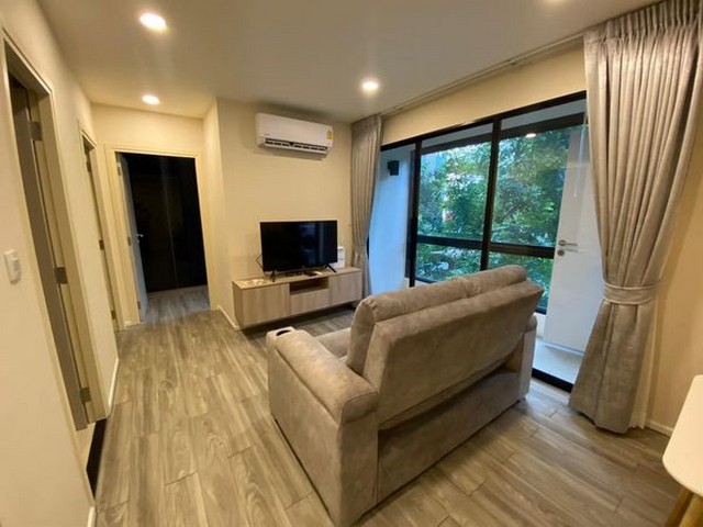Ikon Sukhumvit 77, spacious, safe, peaceful, 2nd floor, BTS On Nut.***Service for selling/renting houses, condos and giving advice. If interested, contact at any time***Interested in additional details or pictures or making an appointment to see the room?Contact Ekachai (Aui)T. 089-799-5598Line ID: @auiauiaui001 (add @ in front)-------------------------------------------------- -----------Room type: 2 bedrooms, 1 bathroomSize 43.64 sq m., 2nd floorClean room, beautifully decorated, ready to move in.details-------------------------------------------------- ------------Rental price: 19,000.-/monthSelling price: 4.5 million baht-------------------------------------------------- ------------* Complete electrical appliances- Air conditioning- fridge- TV- washing machine-------------------------------------------------- ------------*Nearby important places (Based on information from Google Map)- Century The Movie Plaza : 1 km.- BTS On Nut : 1 km.- Emquartier : 5.6 km.- Wells International Sc