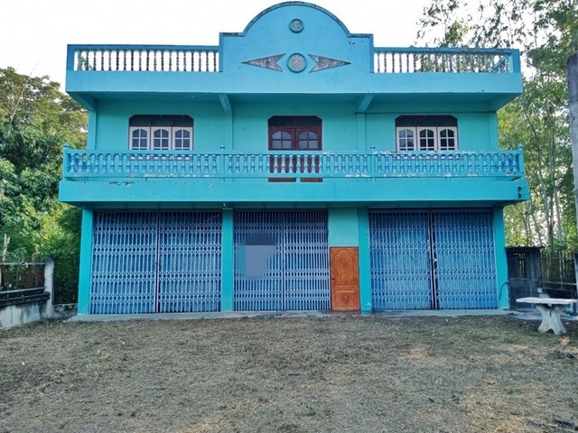 รายละเอียดเพิ่มเติมCode ID : PAP-5-0370 ราคาขาย    1,300,000 บาท- ขนาดพื้นที่ : 200 ตร.ว (2 งาน)- พื้นที่ใช้สอย : 384 ตรม- จำนวนห้อง : - ห้องนอน - ห้องน้ำ- ที่จอดรถ :   1-2 คัน- บ้านไม้ใต้ถุนสูง : 2 ชั้น- บ้านไม้ใต้ถุนสูงหันไปทางทิศ : -พิกัดทรัพย์ :     https://maps.app.goo.gl/pEzz7Q3N7A3gwRdZ8สถานที่ใกล้เคียง- ใกล้วัดหนองสานแตร- ใกล้วัดดอนกลาง- ใกล้โรงเรียนบ้านยมเบือ- ใกล้วัดหนองเสาธงสอบถามเพิ่มเติม/นัดชมโทร. 097-419-5982(พลอย)โทร. 096-932-4624(ออมส