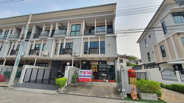 Time Home สวนหลวง อ่อนนุชติดต่อ นีน่านิค : 094-6599-369E-mail : nj.property21@gmail.comโฮมออฟฟิต 3 ชั้นหลังมุม พร้อมเฟอร์ ตกแต่งสวยงาม หมู่บ้าน Time Home (สวนหลวง-อ่อนนุช)รายละเอียด :- แบบบ้าน Mind  โฮมออฟฟิต 3 ชั้น หลังมุมมีหน้าต่างด้านข้าง- 4 ห้องนอน 4 ห้องน้ำ ติดแอร์ทั้ง 4 ห้อง- ขนาดเนื้อที่ 29.8 ตารางวา หลังมุมมีสวนหย่อม- พื้นที่ใช้สอยประมาณ  220 ตารางเมตร ขยายพื้นที่ด้านหน้าลงเสาเข็มทำออฟฟิตห้องโล่ง กว้างขวา