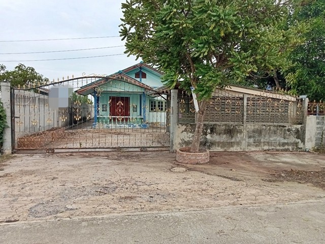 รายละเอียดเพิ่มเติมCode ID : PAP-4-0420 ราคาขาย    595,000 บาท- ขนาดพื้นที่ :  100 ตร.ว (1 งาน) - พื้นที่ใช้สอย :   236 ตรม- จำนวนห้อง : - ห้องนอน - ห้องน้ำ- ที่จอดรถ :   1-2 คัน- บ้านพร้อมที่ดินและสิ่งปลูกสร้าง  :    1 ชั้น- บ้านพร้อมที่ดินและสิ่งปลูกสร้างหันทางทิศ : -พิกัดทรัพย์ :     https://maps.app.goo.gl/m97Ef1j2RfEzjiZu7สถานที่ใกล้เคียง- ใกล้โลตัส โกเฟรช สาขาดอนเจดีย์- ใกล้ตลาดสดเมืองทองดอนเจดีย์- ใกล้ซีเจ ซูเปอร์มาร์เก็ต สาขาว