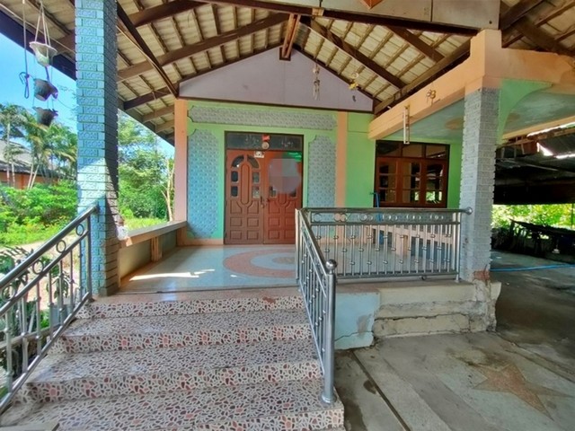 ขายบ้านครึ่งตึกครึ่งไม้  อำเภอสวรรคโลก  สุโขทัย (PAP-8-0325)