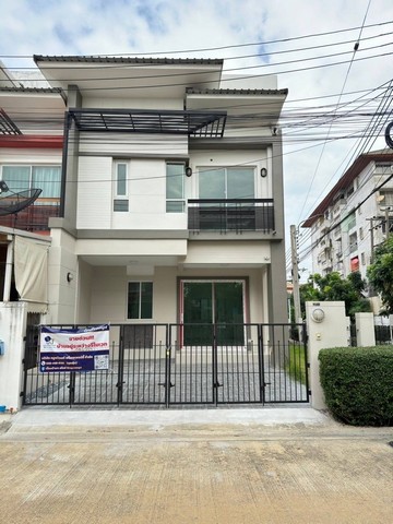 หมู่บ้าน ชวนชื่น เพชรเกษม81 หลังมุม บ้าน 2 ชั้น 28.8 ตารางวา