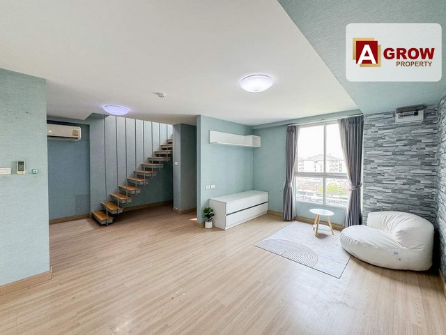 Zoom คอนโด 49 ติด ม.กรุงเทพรังสิต ทำเลดีน่าลงทุน ชื้ออยู่อาศัยหรือลงทุนก็ดี ที่ตั้ง : ตำบลคลองหนึ่ง อำเภอคลองหลวง ปทุมธานี 12120รหัสทรัพย์ : AGC00179ราคาขายเพียง : 2,450,000 บาทรายละเอียด : - ขนาด 71.97 ตรม - ห้องมุม 2 ชั้น - 2 ห้องนอน - 2 ห้องน้ำ - 1 ห้องรับแขกใหญ่ (ทั้งชั้น) - 1 ห้องครัวปิด***แถมฟรี***- แถม Built in ตู้ เตียง+ที่นอน สภาพพร้อมเข้าอยู่- แถมแอร์ 2 เครื่อง และเครื่องทำน้ำอุ่น- ห้องครัวแบบปิด มีเ