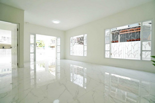 บ้านแฝด หลังใหญ่ เหมือนบ้านเดี่ยวววว ใกล้รถไฟฟ้าสถานีคลองบางไผ่ หมู่บ้านพฤกษา19