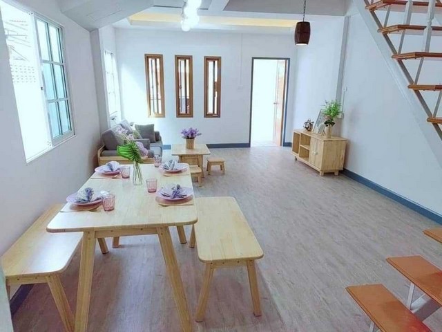 หมู่บ้าน​ พระปิ่น​ 4 เพชรเกษม​ 81​ ถ.บางบอน5 หน้า​บ้าน​หันทางทิศ​ตะวันออก​