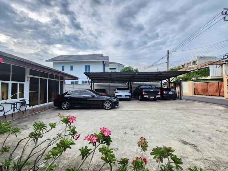 ขายที่ดินพร้อมสิ่งปลูกสร้าง เป็นออฟฟิศ ถนนลาดพร้าว เขตบางกะปิ