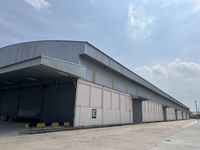 เช่าโกดังพร้อมใช้งาน ตำบลหนองบอนแดง  อำเภอบ้านบึง  จังหวัดชลบุรีรหัส TTR 1704ที่ตั้ง: หนองบอนแดง, บ้านบึง, ชลบุรีประเภทอสังหาริมทรัพย์: โรงงาน หรือ โกดังพื้นที่ใช้สอย: 9,000 ตร.ม. แบ่งเช่าได้ พร้อมสำนักงานรถใหญ่เทเลอร์เข้าออกได้รับน้ำหนักพื้น: 3 ตันต่อ ตร.ม.ระบบไฟฟ้า: 3 เฟส  250 KVAค่าเช่า 75 บาท ต่อตารางเมตรค่าเช่า 675,000 บาท (สัญญาขั้นต่ำ 1 ปี มัดจำ 2 เดือน + ค่าเช่าล่วงหน้า 1 เดือน)ส