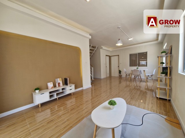 ม. พฤกษา62 หลังมุม   ถนนหนามแดง-บางพลี บ้านรีโนเวทใหม่พร้อมเข้าอยู่