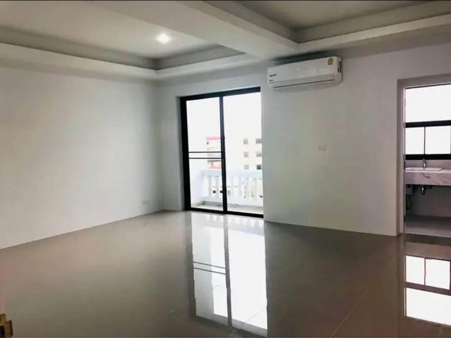 ให้เช่า โฮมออฟฟิศ 4ชั้น ซอยปรีดีพนมยงค์ สุขุมวิท 71 พระโขนง ใกล้รถไฟฟ้า รหัสทรัพย์ R3035   ราคาเช่า  65,000 บาทเดือน