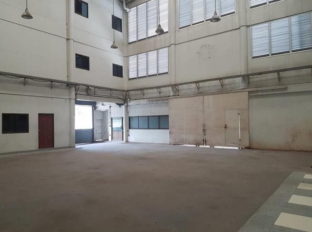 PB3994 ให้เช่าอาคารสำนักงาน 4 ชั้น เขตประเวศ ซอยเฉลิมพระเกียรติ79 พื้นที่โดยรวม 2,418 ตรม.รอบอาคารสามารถจอดรถได้มาก