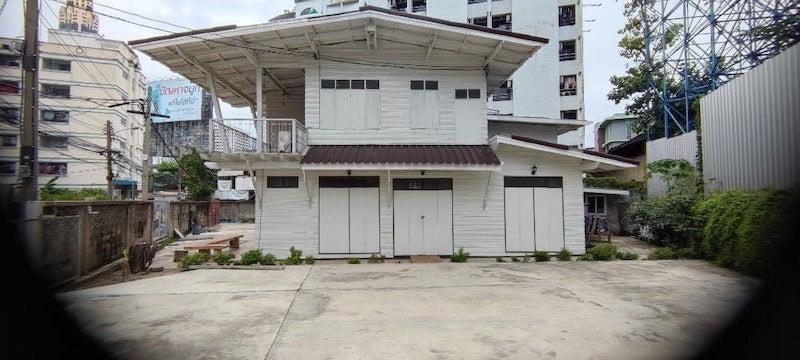 ให้เช่าบ้านเดี่ยว 2 ชั้น สไตล์วินเทจ ย่านราชเทวี เหมาะพักอาศัย หรือทำร้านอาหาร