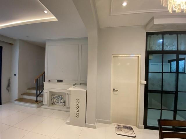 ให้เช่าทาวน์โฮม 3 ชั้น โครงการบ้านกลางเมืองลาดพร้าว-เสรีไทย