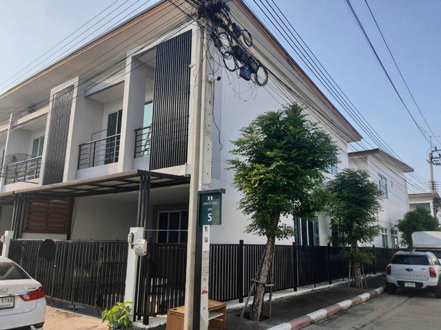 ทาวน์โฮมหลังมุม เพชรเกษม63 โครงการเดอะมิราเคิลพลัส63 โครงการ2