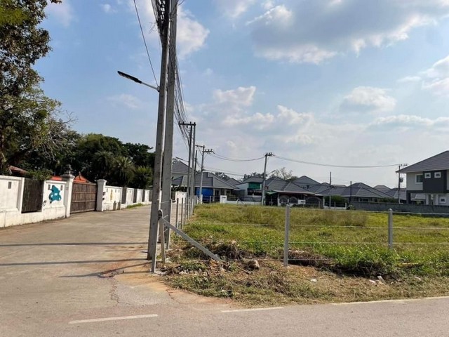 ที่ดินเปล่า แปลงหัวมุม แบ่งขายได้ สันนาเม็ง สันทราย