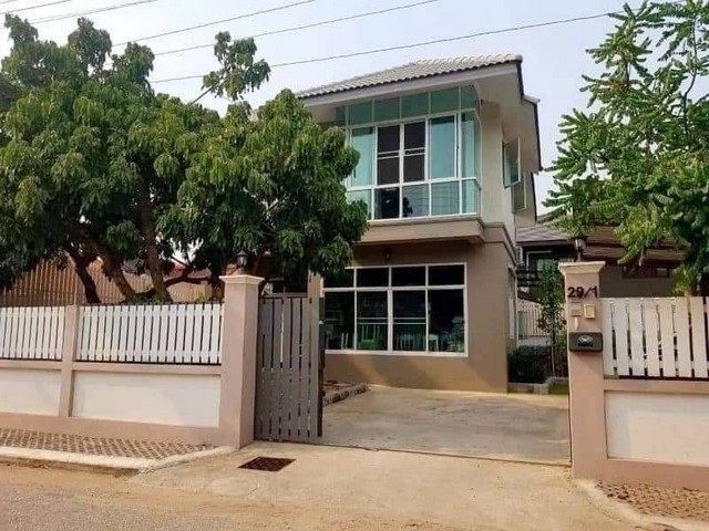 บ้านสวยสไตล์ลอฟท์ ปูนเปลือย ดีไซน์สวยงาม ฟ้าฮ่าม   