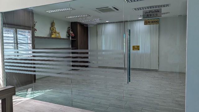 ขายโฮมออฟฟิศ 2 ชั้น 101 ตรว  ซอยลาดพร้าว 87 แบ่งสัดส่วนของห้องไว้สำหรับใช้งานอย่างเป็นระบบ ใกล้เลียบด่วน **ขายพร้อมผู้เช่า