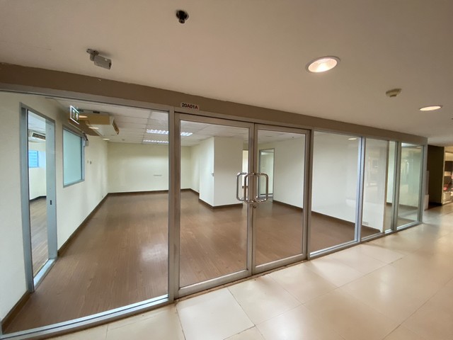 ให้เช่าออฟฟิศติด BTS นานา The Trendy Office ขนาด 91 ตร.ม ห้องมุมวิวสวย