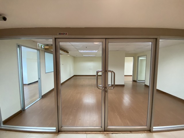 ให้เช่าออฟฟิศติด BTS นานา The Trendy Office ขนาด 91 ตร.ม ห้องมุมวิวสวย