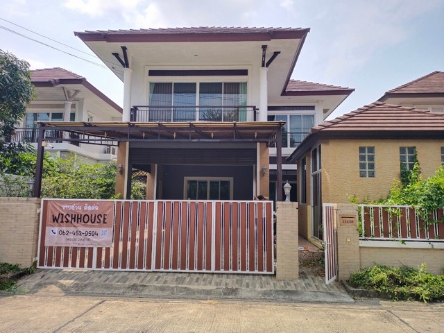 หมู่บ้านลัดดาวิลล์ ถ.บางกรวย-ไทรน้อย บางบัวทอง นนทบุรีรายละเอียดใกล้Central-เวสต์เกต The Crystal ราชพฤกษ์ โลตัส แม็คโครขายบ้านเดี่ยว ถนนวงแหวนกาญจนาภิเษกตะวันตก ถนนบ้านกล้วย-ไทรน้อย ตำบลพิมลราช อำเภอบางบัวทอง จังหวัดนนทบุรี  ขายบ้านเดี่ยว สูง 2 ชั้น 4 นอน 2 น้ำ 1 ครัว 1 ห้องสำนักงาน ที่จอดรถ 2 คัน แอร์ 2 ตัว มุ้งลวด นิรภัย เหล็กดัด ม่าน สนามการตกแต่งพื้นชั้นบนปูด้วยไม้  พื้นช