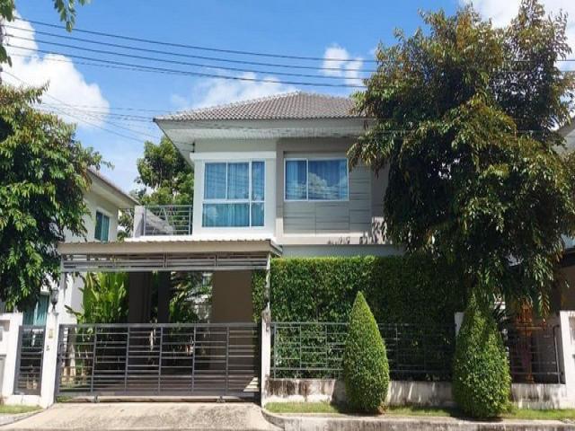 ขายบ้าน2ชั้น 62ตรว. 3นอน3น้ำ 5.2ลบ. เฟอร์ เครื่องไฟฟ้า บ.เพอร์เฟคเพลส ต.สันผีเสื้อ อ.เมือง เชียงใหม่ขายบ้าน 2 ชั้น เฟอร์นิเจอร์ เครื่องใช้ไฟฟ้าครบ ใกล้โรงเรียนนานาชาติ NISบนที่ดิน 62 ตารางวา พื้นที่ใช้สอย 180 ตารางเมตรพิกัด :  หมู่บ้านเพอร์เฟคเพลส ต.สันผีเสื้อ อ.เมือง จ.เชียงใหม่ราคาขาย 5.2 ล้านบาท (5,200,000 บาท) ค่าโอนคนละครึ่ง ราคาต่อรองได้- 3 ห้องนอน - 3 น้ำ- 1 ห้องครัว- 1 ห้องนั้งเล่น- 