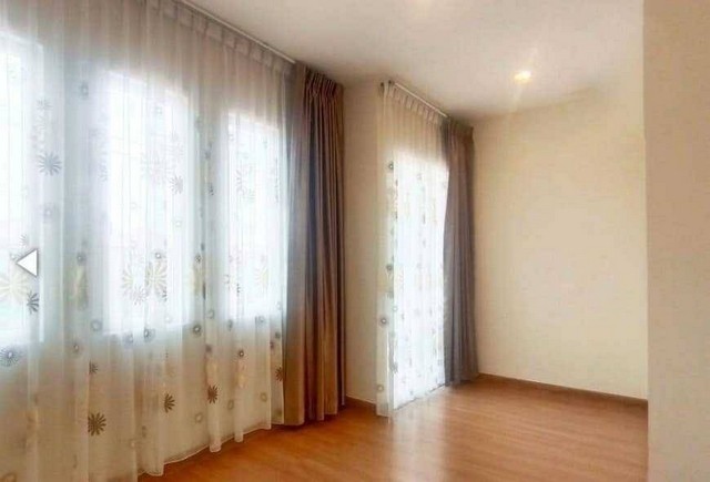 ทาวน์โฮม2ชั้น หลังมุม สวยน่าอยู่ โครงการ โกลเด้นท์ทาวน์ เพชรเกษม108