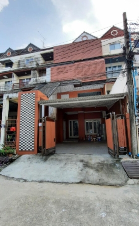 ขายทาวน์โฮม 4 ชั้น หมู่บ้านวราธรวิลล์ พัฒนาการ 44 เนื้อที่ 31 ตรว มี 5 นอน 4 น้ำ