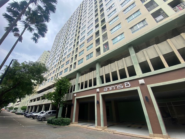   รายละเอียดเพิ่มเติม Code ID : BB 9960  ราคาขาย  1,767,000 บาท- พื้นที่ใช้สอย :  28.61 ตร.ม. - จำนวนห้อง :  1 ห้องนอน 1 ห้องน้ำ  - ชั้น : 8- อาคาร : B พิกัดทรัพย์ : https://maps.app.goo.gl/c5NMb4i8vqEYfVLa8    สถานที่ใกล้เคียง- ใกล้ห้างสรรพสินค้า เซ็นทรัลลาดพร้าว- ใกล้ห้างสรรพสินค้า เมเจอร - ใกล้มหาวิทยาลัยเกษตรศาสตร์, โรงเรียนเศรษฐบุตรอุปถัมภ์- ใกล้สน.โชคชัย 4, สวนจตุจักร สอบถามเพิ่มเติม/นัดชมโทร. 097-419-5982(พลอย)โทร. 096-932-4624(ออมสิน)Line : @pana