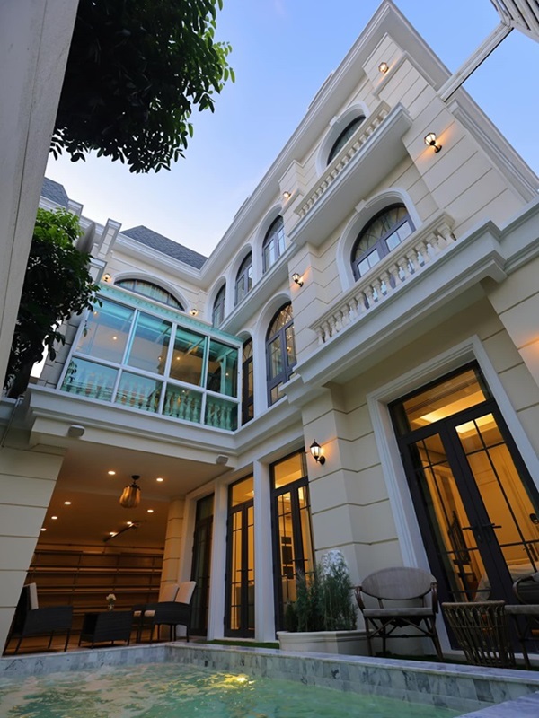 ขายที่ดินติดถนนคอนกรีต หนองเสือ คลอง 10  *** ขายราคาไร่ละ 850,000 บาท *** ( เนื้อที่ 10-0-0 ไร่  )  ขายที่ดินติดถนนซอยคอนกรีต คลอง10 หนองเสือ 10 ไร่ ทำเลเหมาะปลูกบ้าน ทำการเกษตร ทำออฟฟิศ-บริษัท ทำโกดัง หรือ ซื้อไว้เก็งกำไรได้ ที่ตั้ง :  ตำบล บึงกาสาม อำเภอ หนองเสือ ปทุมธานี 12170ขายที่ดิน เนื้อที่ 10-0-0 ไร่ คลอง 10 หนองเสือ ติดถนนซอยคอนกรีต- กว้าง 142 เมตร- ลึก 112 เมตร ลักษณะที่ดิน: เป็นพื้นที่สี