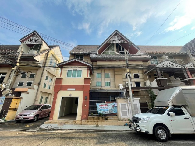 ขายทาวน์เฮ้าส์ เมอริท เพลส ลาดพร้าว 87 วังทองหลาง กรุงเทพมหานคร AI 0103