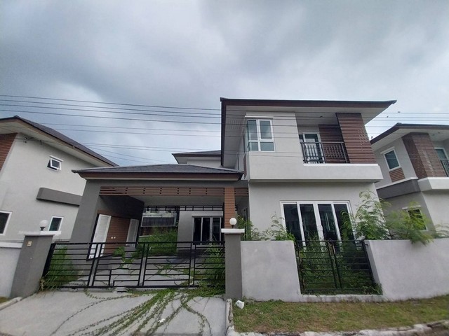   รายละเอียดเพิ่มเติม Code ID : JK 6493971  ราคาขาย  14,152,948 บาท- ขนาดพื้นที่ :  80 ตารางวา - จำนวนห้อง :   4 ห้องนอน 4 ห้องน้ำ- ที่จอดรถ :   2    คันพิกัดทรัพย์ : https://maps.app.goo.gl/X5jrtXm4fXr7gzvw6    สถานที่ใกล้เคียง- ใกล้แม็กซ์แวลู พัฒนาการ- ใกล้เทสโก้ โลตัส พัฒนาการ, มหาวิทยาลัยนานาชาติ แสตมฟอร์ด - ใกล้ เทคโนโลยีช่างอุตสาหกรรมกรุงเทพ- ใกล้โรงเรียนปิยะจิตวิทยา, โรงเรียนเตรียมอุดมศึกษาพัฒนาการ สอบถามเพิ่มเติม/น�