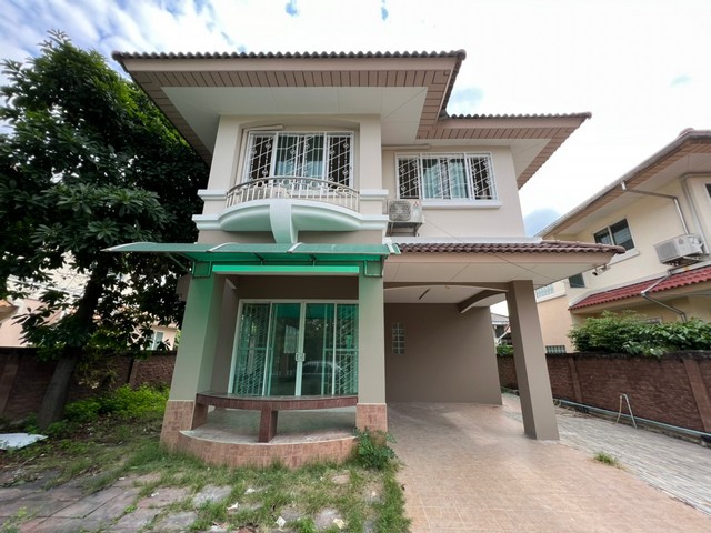   รายละเอียดเพิ่มเติม Code ID : AJ 0076  ราคาขาย 5,700,000  บาท- ขนาดพื้นที่ :  63 ตร.ว. - พื้นที่ใช้สอย :  211 ตร.ม. - จำนวนห้อง :  3 ห้องนอน 3 ห้องน้ำ - ที่จอดรถ :   2    คันพิกัดทรัพย์ : https://maps.app.goo.gl/hZoAeTUpVeai31DK7     สถานที่ใกล้เคียง- โรงเรียนนานาชาติ Ascot ,สนามบินสุวรรณภูมิสอบถามเพิ่มเติม/นัดชมโทร. 097-419-5982(พลอย)โทร. 096-932-4624(ออมสิน)Line : @panaya (มี@ด้านหน้า)ปรึกษาสินเชื่อฟรี One Stop Service ดูแลตั้งแต่ต้นจนจบบริษัท ปณยาคิดดี จำกัด