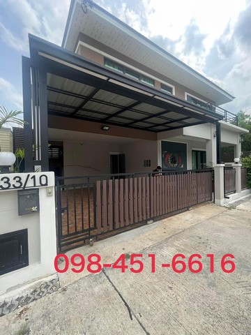 #ขายบ้านเดี่ยว 2 ชั้น#ที่ตั้ง หมู่บ้านสบายวิลล์ 333/10 ม.2 ต.กกโก อ.เมือง จ.ลพบุรี#รายละเอียดเพิ่มเติม- ขนาด 3 ห้องนอน 3 ห้องน้ำ  2 จอดรถ  1 ห้องครัว 1 ห้องเก็บของ  - พื้นที่ 50 ตร.วา - พื้นที่ใช้สอย 214 ตรม.   - ทั้งโครงการมีแค่ 8 หลัง มีความเป็นส่วนตัวเข้าออกด้วยรีโมทส่วนตัว ไม่มีค่าส่วนกลาง  ติดบายพาส เข้าออกได้ 2 ทาง ทางสามแยกนิคม และ บายพาส- บ้านใหม่มากอยู่ได้แค่ 2 ปี **เหตุผลที่ขาย ไ