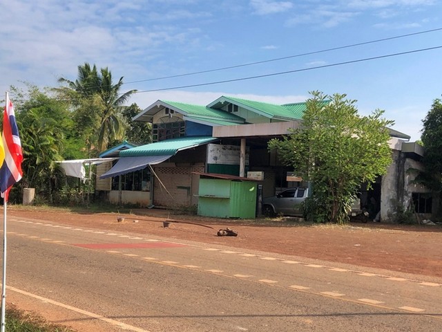  รายละเอียดเพิ่มเติม Code ID :  PAP7-0213  ราคาขาย  2,073,000  บาท- ขนาดพื้นที่ :  269 ตรว.   - พื้นที่ใช้สอย :   376.5 ตรม.- จำนวนห้อง :   3 ห้องนอน 2 ห้องน้ำ  - ที่จอดรถ :   2 คัน- บ้านหันทางทิศ :  ตะวันตก พิกัดทรัพย์ :  https://maps.app.goo.gl/aULeodyaxQjiEct39    สถานที่ใกล้เคียง- ใกล้  โรงเรียนโพธิแสนวิทยา- ใกล้  โรงพยาบาลส่งเสริมสุขภาพตำบลบ้านแสนพัน- ใกล้  วัดป่าแสนพัน- ใกล้  วัดโพธิ์ชัย บ้านแสนพันสอบถามเพิ่มเติม/นัดชมโทร. 097-419-5982(พลอย)โ