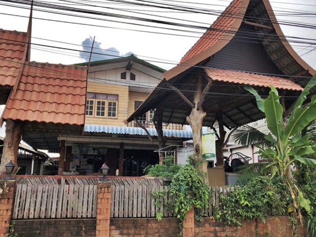 ขาย บ้านพักอาศัยครึ่งตึกครึ่งไม้ 2 ชั้น ต.บงเหนือ อ.สว่างแดนดิน จ.สกลนคร PAPZA_104