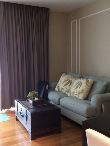 Amari Residence Huahin 1 bedroom ห้องมีเฟอร์นิเจอร์หรูและเครื่องปรับอากาศติดผนัง 2 เครื่อง