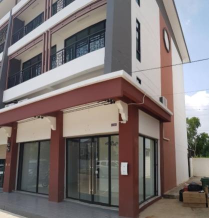 ขายอาคาร 2 คูหา 4 ชั้น ตีทะลุกัน โครงการ Sena Vela เสนา เวล่า คลอง 1 รังสิต เนื้อที่ 34 ตรว พื้นที่ใช้สอย 400 ตรม. 6 ห้องนอน 3 ห้องน้ำ