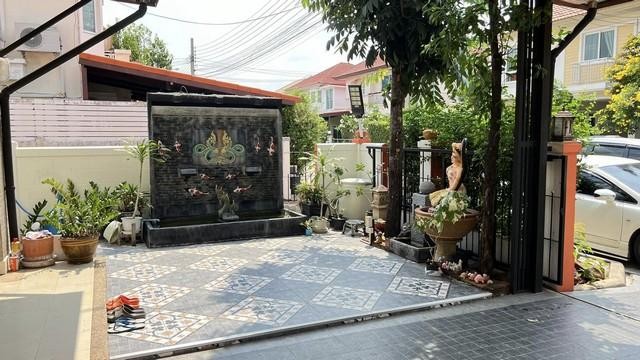 ขายและให้เช่าบ้านเดี่ยว 2 ชั้นหลังมุม 3 ห้องนอน โครงการไพรเวทพาร์ค ชวนชื่น ซิตี้ เข้าได้ทั้งวัชรพล และคู้บอน 27 ใกล้ตลาดถนอมมิตร