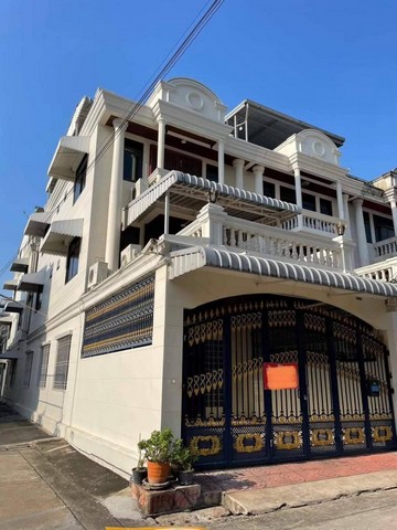 ให้เช่า ทาวน์โฮม 3ชั้น บ้านหลังมุม ซอยนนทรี ย่านพระราม 3 สาธุประดิษฐ์ รหัสทรัพย์ R3034 ราคาเช่า  49,000 บาทเดือน ( มัดจำ 2 ล่วงหน้า 1 เดือน )สนใจติดต่อ คุณเอมมี่   โทร 061-895-9195  Line Add Friend  : https://line.me/ti/p/gAB4zRsgkGรหัสประกาศ รหัส R3034 ทาวน์โฮม 3ชั้น บ้านหลังมุม ซอยนนทรี ย่านพระราม 3 สาธุประดิษฐ์เนื้อที่ 30 ตารางวาหน้ากว้าง 6 เมตร4 ห้องนอน5 ห้องน้ำจอดรถในบ้านได้ 2 คัน และหน้าบ้าน 1 คันมีดาดฟ้า ระเบียงกว้าง