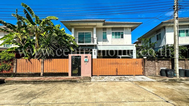 รหัสทรัพย์ : 4376บ้านเดี่ยว เดอะ แพลนท์ แจ้งวัฒนะ เมืองทองธานี สภาพดี พร้อมอยู่ที่ตั้ง :  ซอยแจ้งวัฒนะ-ปากเกร็ด 39 ตำบลบ้านใหม่ อำเภอปากเกร็ด นนทบุรี 11120รายละเอียดทรัพย์ :- โครงการ พัฒนาโดย พฤกษา เรียลเอสเตท - PRUKSA REAL ESTATE- เนื้อที่ 59.5 ตารางวา- แบบบ้าน iPresent- พื้นที่ใช้สอย 164 ตารางเมตร- 3 ห้องนอน, 2 ห้องน้ำ, 1 ห้องครัว, 1 ห้องรับแขก- ชั้นล่างพื้นแกรนิตโต้ / ชั้นบนพื้นลามิเนต- แอร์ 3 ตัว- จอด