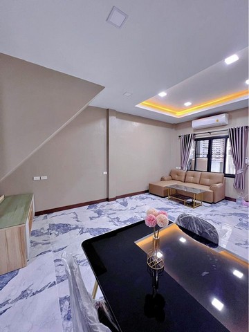 [B981]ให้เช่า 16k ทาวน์เฮ้าส์ 2 ชั้น หมู่บ้านศิรินคร ซอยพหลโยธิน 54/1 แยก1 เขตสายไหม ใกล้รถไฟฟ้าBTS  รีโนเวทใหม่เพิ่งเสร็จทั้งหลัง