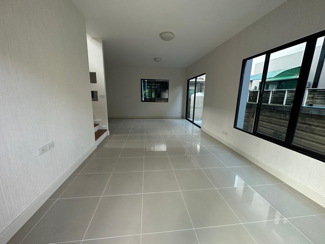 ขายทาวน์เฮ้าส์โครงการ พร้อมพัฒน์ ไพร์ม รามอินทรา คลองสามวา กรุงเทพมหานคร  AP 0148