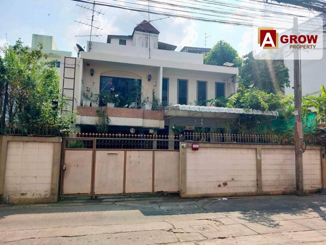 บ้านพร้อมที่ดิน ใจกลางเมือง  ถนนพระราม6 การเดินทางสะดวก