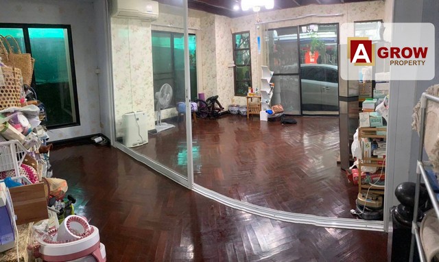 บ้านพร้อมที่ดิน ใจกลางเมือง  ถนนพระราม6 การเดินทางสะดวก